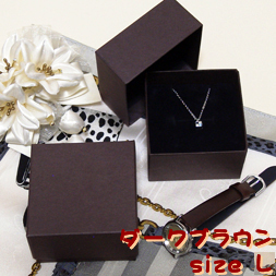 �A�N�Z�T���[��p�̓\�蔠�^�uL�v�_�[�N�u���E��